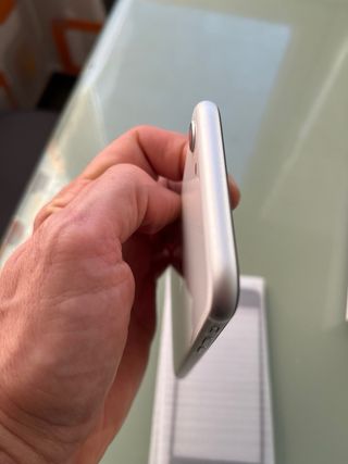 iPhone SE 2020 Blanco + Accesorios