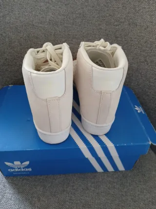 Adidas Superstar  Beige/Oro Talla...