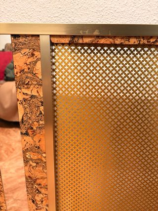 Cubreradiador de metal