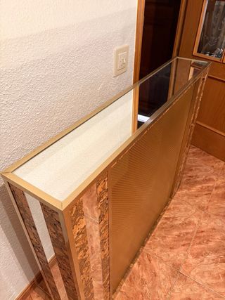 Cubreradiador de metal