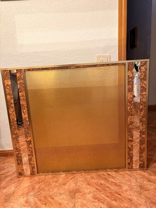 Cubreradiador de metal