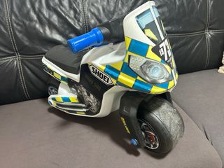 Moto de juguete estilo policía