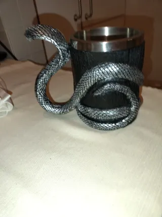 Tazza originale a forma di serpente