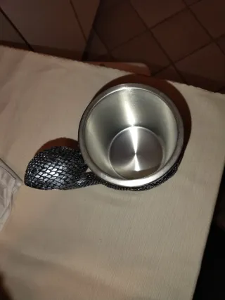 Tazza originale a forma di serpente