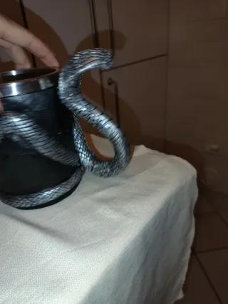Tazza originale a forma di serpente