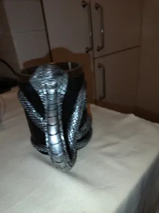 Tazza originale a forma di serpente