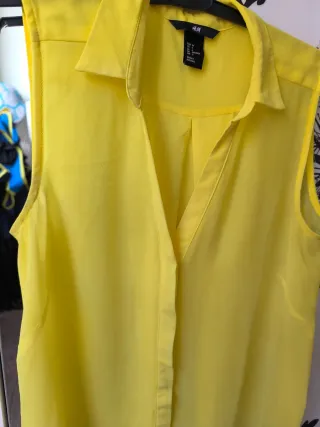 Blusa H&M sin mangas amarilla Talla 34