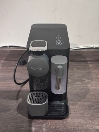 Cafetera Nespresso Lattissima One