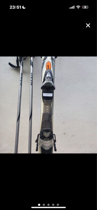 Equipo de esquí: esquís, botas y bastones