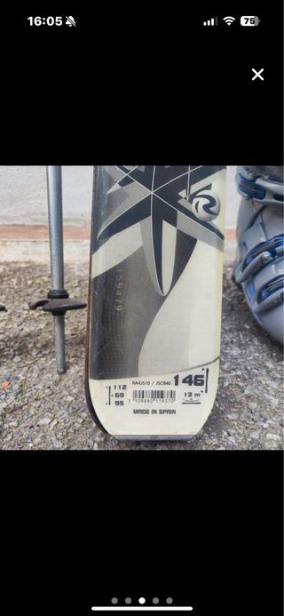 Equipo de esquí: esquís, botas y bastones