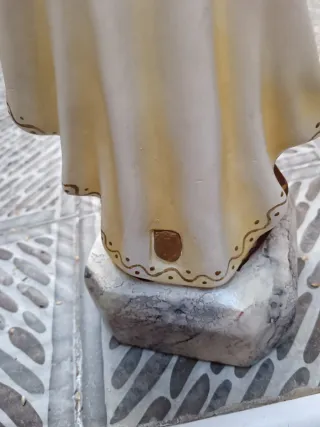 Virgen del Carmen preciosa figura tiene una fisua
