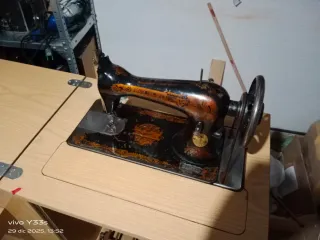 Máquina de coser Singer antigua