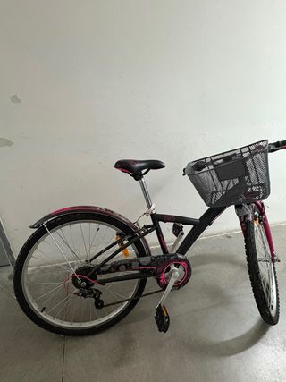 Bicicleta infantil grande con cesta