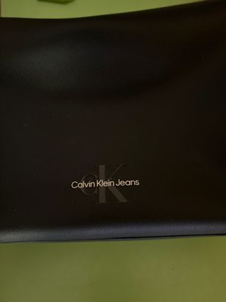 Pochette grande Calvin Klein nera