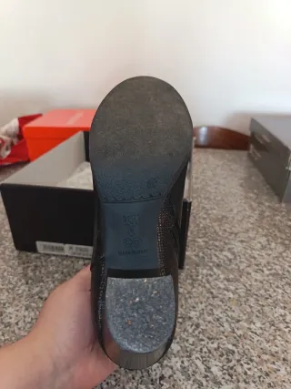 Stivaletti Igi&Co neri con tacco e fibbia