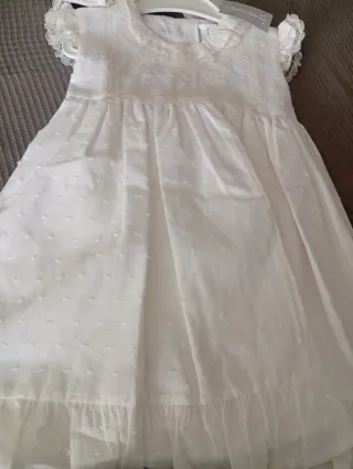 Vestido de plumeti para niña