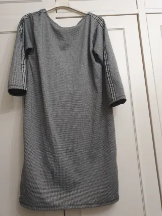 Vestido bonito y cómodo con detalle mangas