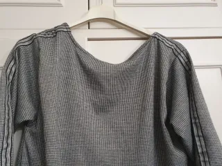 Vestido bonito y cómodo con detalle mangas