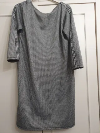 Vestido bonito y cómodo con detalle mangas