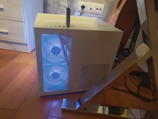 PC Gaming Blanco y Azul