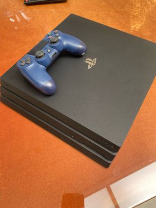 PS4 Pro 1TB Negra + Mando Azul