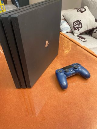 PS4 Pro 1TB Negra + Mando Azul