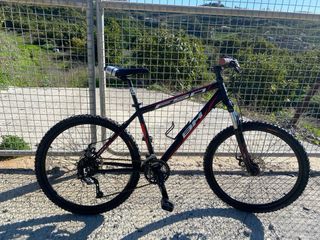 Bicicleta de Montaña BH Negra y Roja