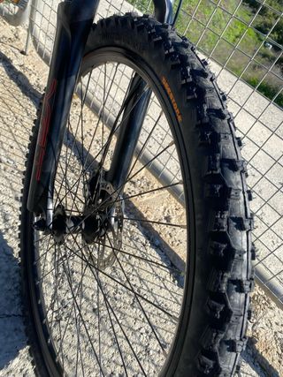 Bicicleta de Montaña BH Negra y Roja