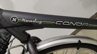 Bicicleta de paseo Conor con cesta