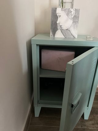 Mesita de noche/Estantería verde agua sin daños