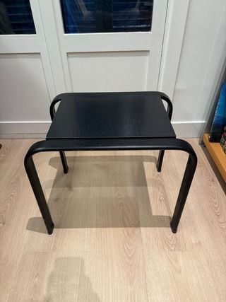 Set de 2 mesas de cama o auxiliares La Oca negras.