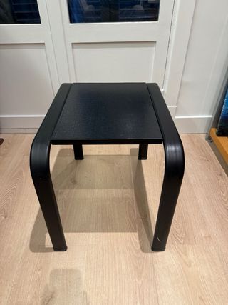 Set de 2 mesas de cama o auxiliares La Oca negras.