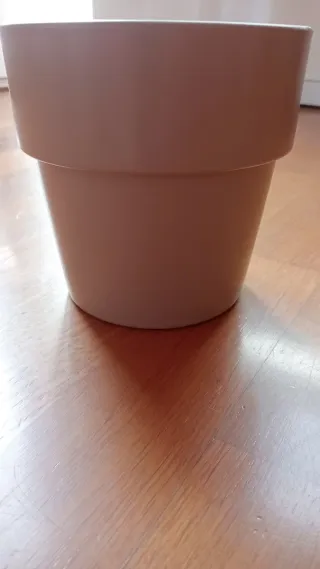 Macetero beige de barro