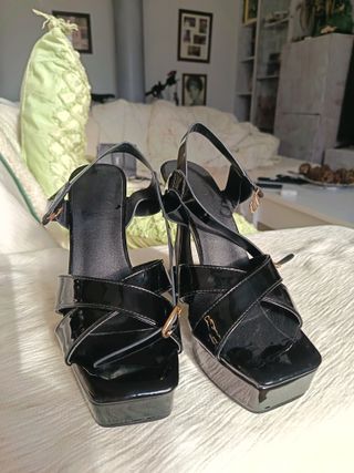 Zapatos de tacón negros