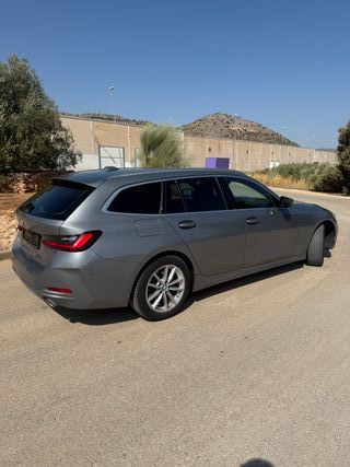 BMW 318D Touring 2023