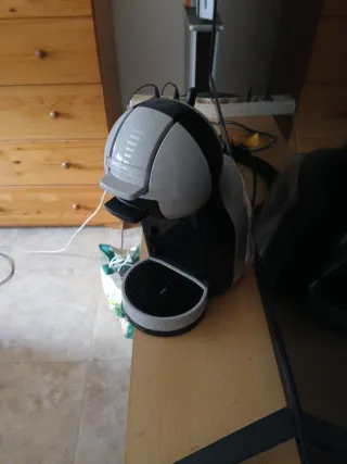 Cafetera Krups Dolce Gusto Blanca y Negra