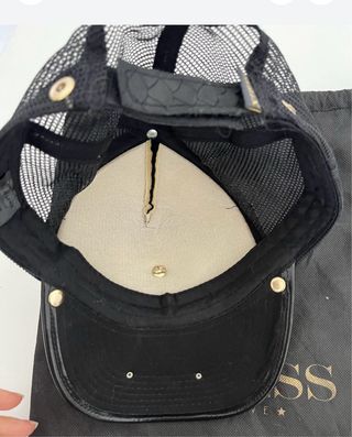 Gorra XTRESS Negra y Dorada Unisex Nueva,