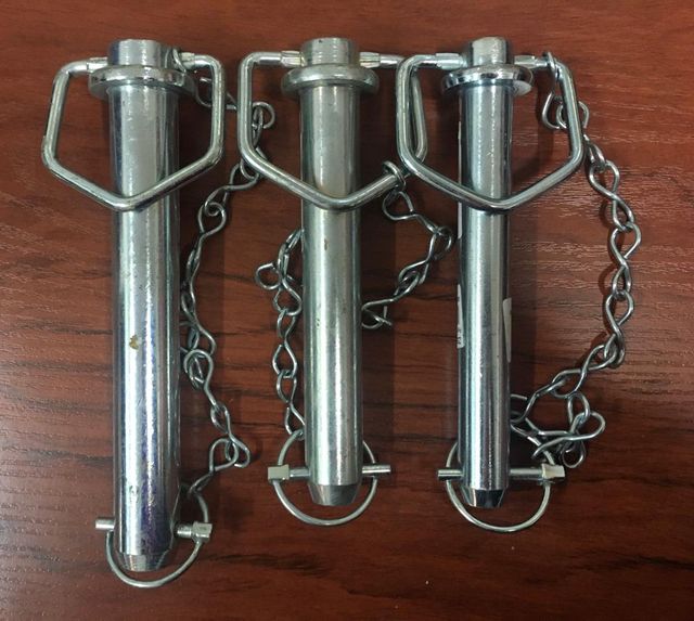 3 Bulones para remolque y tractor