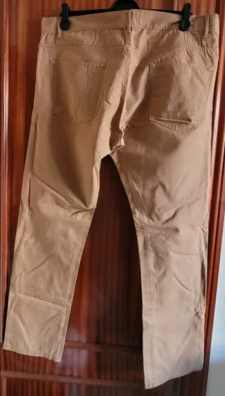 Pantalón Chino Camel Talla 48 (W38)