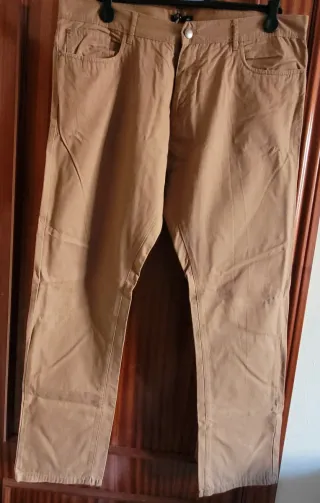 Pantalón Chino Camel Talla 48 (W38)