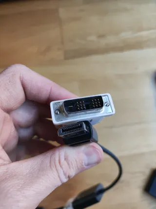 Set di connettori e adattatori per computer