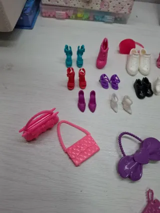 Accesorios Barbie y Ken: Ropa y Zapatos