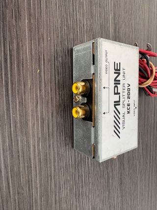 Alpine KCE-200V Visual Splitter Unit
