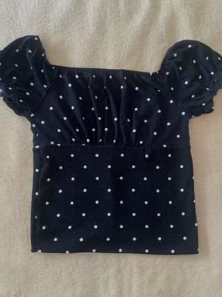 Camiseta de lunares Stradivarius