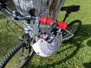 Bicicleta Infantil 24 B'TWIN + casco