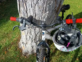 Bicicleta Infantil 24 B'TWIN + casco