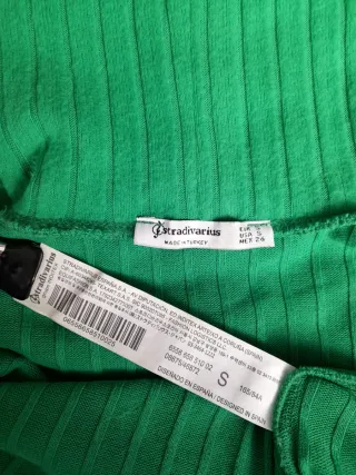 Jersey Stradivarius cuello alto verde
