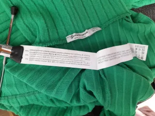 Jersey Stradivarius cuello alto verde