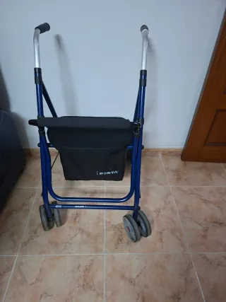 Andador Rollator LEOX plegable con asiento