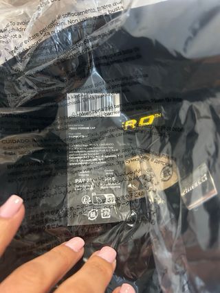 Gorra Pirelli F1 podio Negro y Dorado